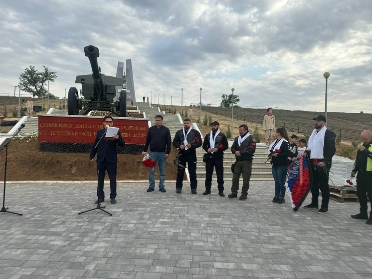 В Калмыкии байкеры почтили память советских солдат