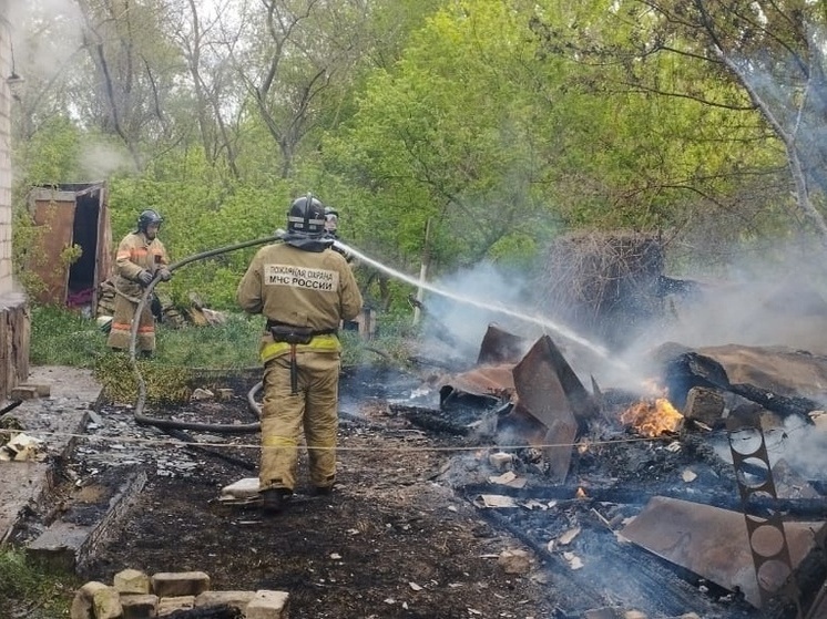В Ливнах загорелась хозяйственная постройка на улице Поликарпова