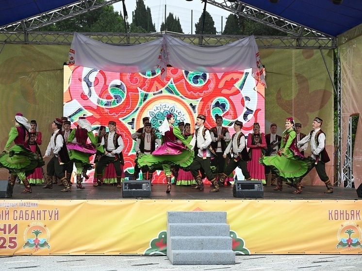 Татарские песни и соревнования по корэш: в Сочи отметили «Южный Сабантуй»