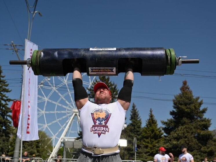 Богатырь из Макеевки победил на международном турнире по стронгмену