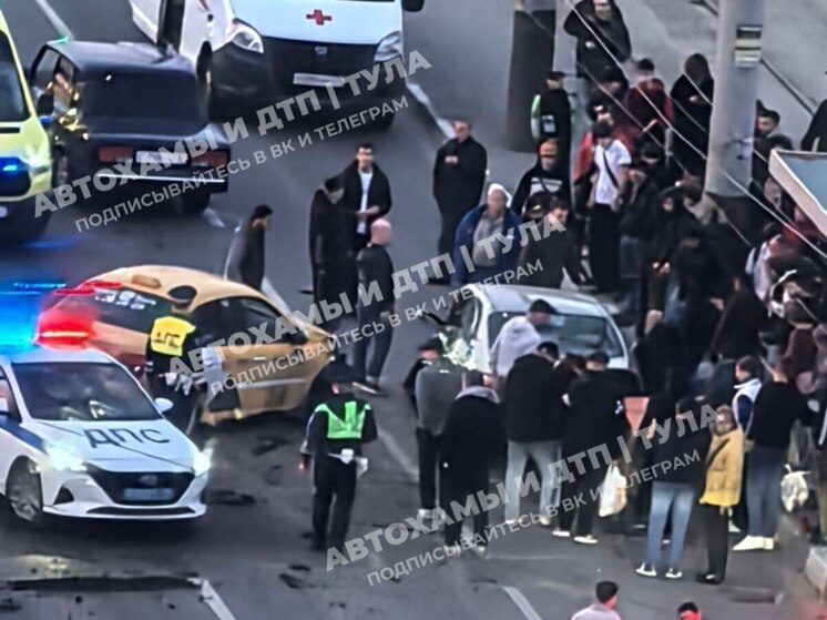Один человек погиб в массовом ДТП с "Камаро" в центре Тулы