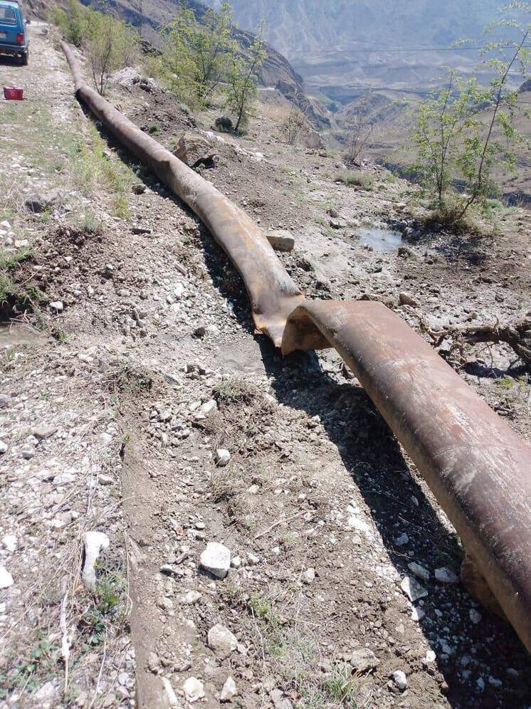 В горах Дагестана начали восстанавливать поврежденный камнепадом водовод