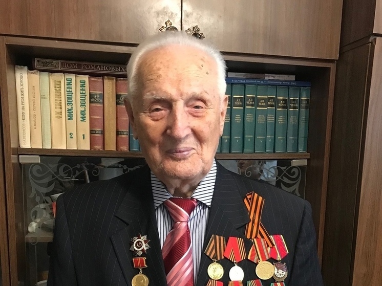 Ветеран и почетный гражданин Гатчинского округа отметил 98-летие
