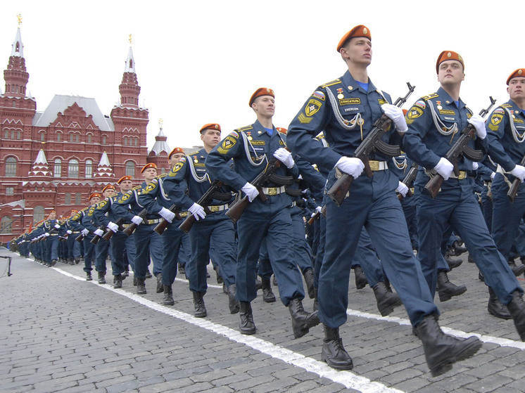 Толпы граждан КНР собрались у ГУМа