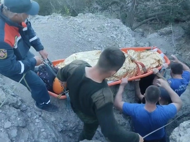 В горах под Новым Светом спасатели оказали помощь туристке