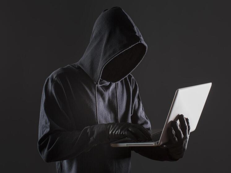 Аферисты угрожают липчанам ФСБ от имени главы областного управления спорта