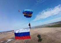 К 9 мая в Омске запланирован парашютный прыжок, посвящённый празднованию Дня Победы