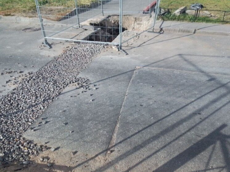 На Светлановской площади готовят к подключению новый водоотводящий коллектор