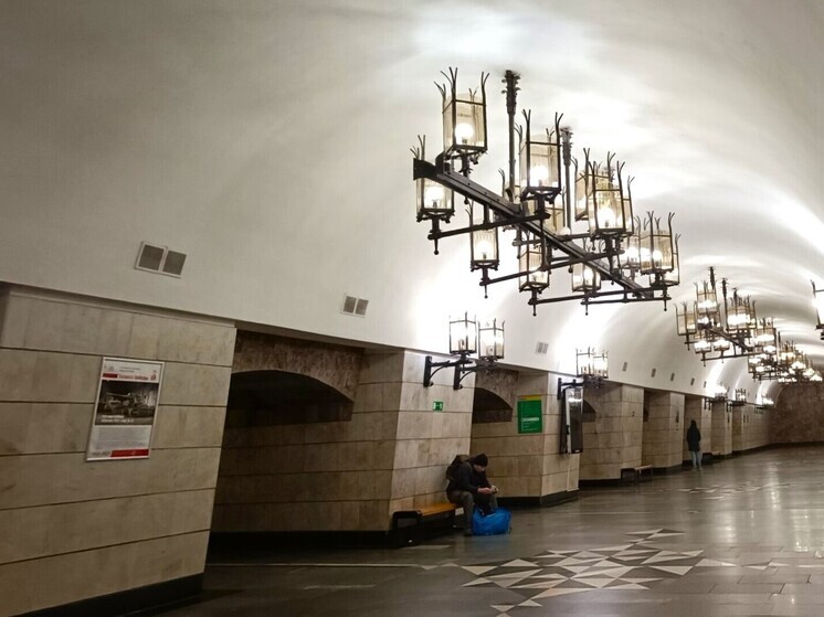 В метро Екатеринбурга открылась фотовыставка «Техника Победы»