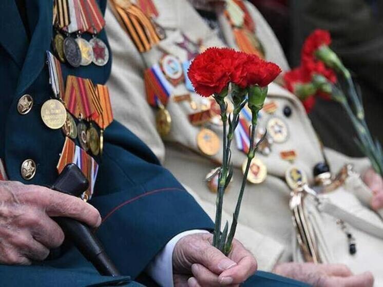 Накануне Дня Победы власти поздравили токмакских ветеранов