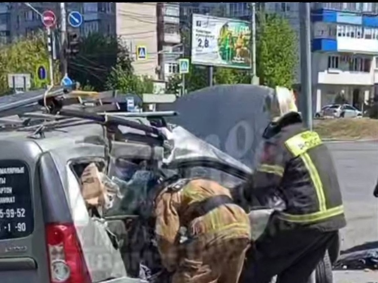В Ростове в жетком ДТП на Западном пострадали два человека