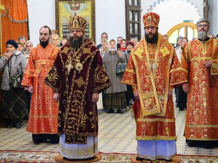 Божественная литургия прошла в Свято-Троицком кафедральном соборе