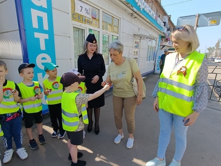 В Орловской области прошла акция «Стань заметнее на дороге с символом Победы»