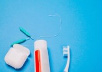 Новые научные работы демонстрируют, что недостаточная гигиена полости рта и заболевания десен могут иметь далеко идущие последствия для сердца и сосудов, вызывая целый спектр опасных заболеваний