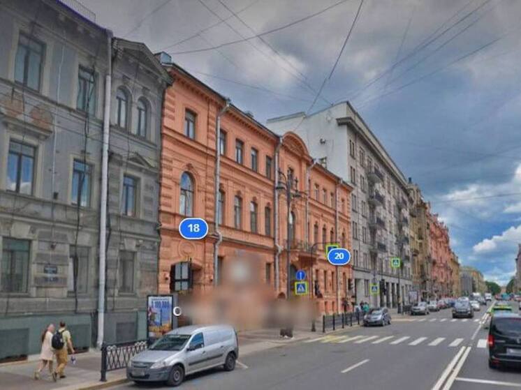 В центре Петербурга обрушился фасад особняка Кавоса