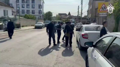 В Республике Дагестан возбуждено уголовное дело по факту покушения на жизнь сотрудников правоохранительных органов: видео