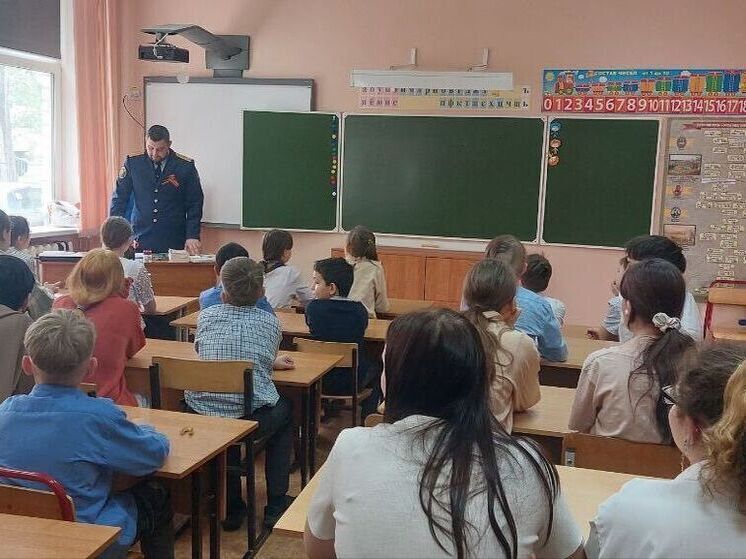 Рязанский следователь СК провёл урок мужества в Рыбновской школе-интернате