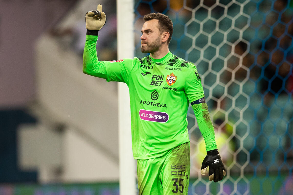 Вратарь Акинфеев намерен зарегистрировать товарный знак «нога бога»