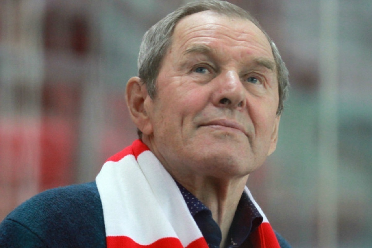 Легендарный хоккеист и великий спортсмен Вячеслав Старшинов празднует юбилей.