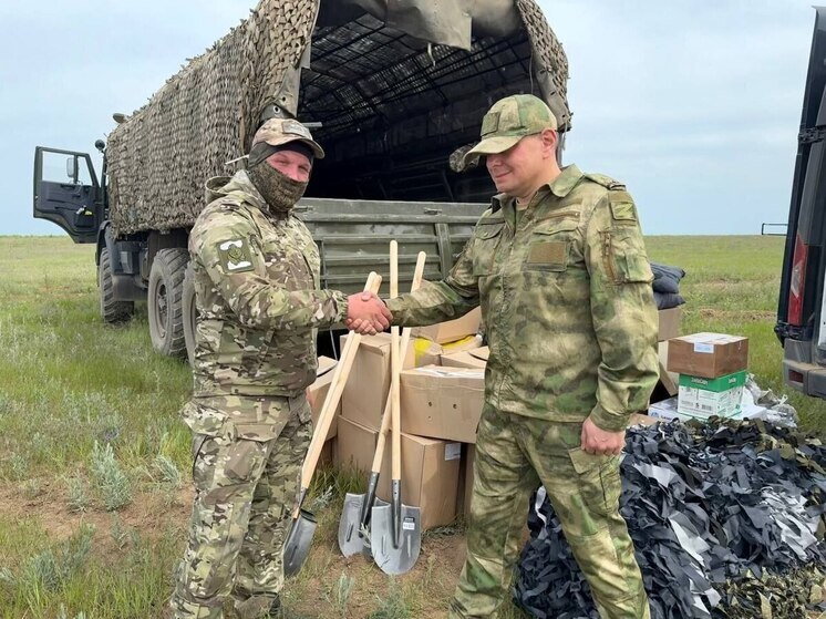 Херсонский Следком передал гуманитарную помощь бойцам СВО