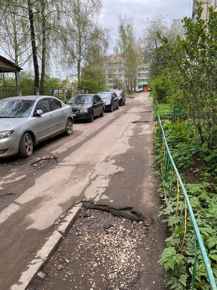 В Тверской области люди не могут найти тротуар