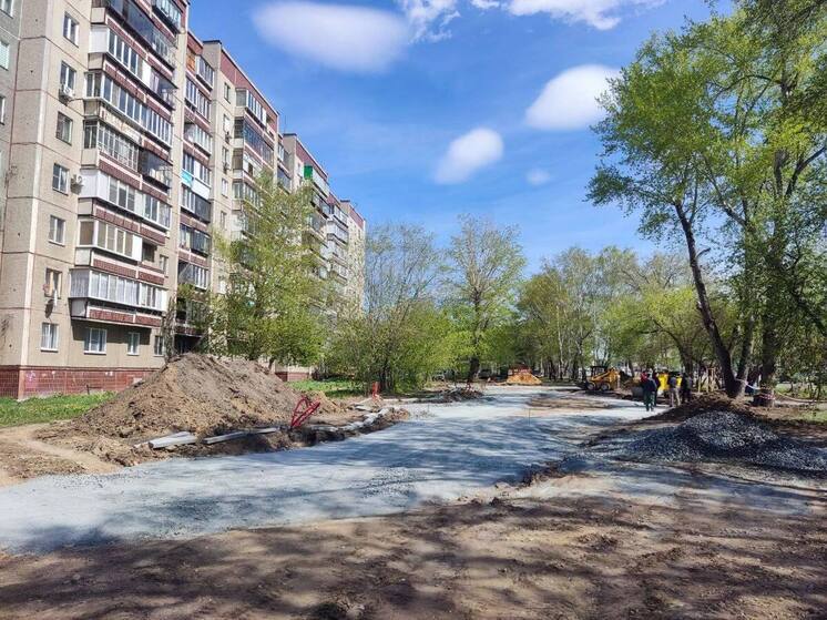 «Карманный» сквер строят в Тракторозаводском районе Челябинска