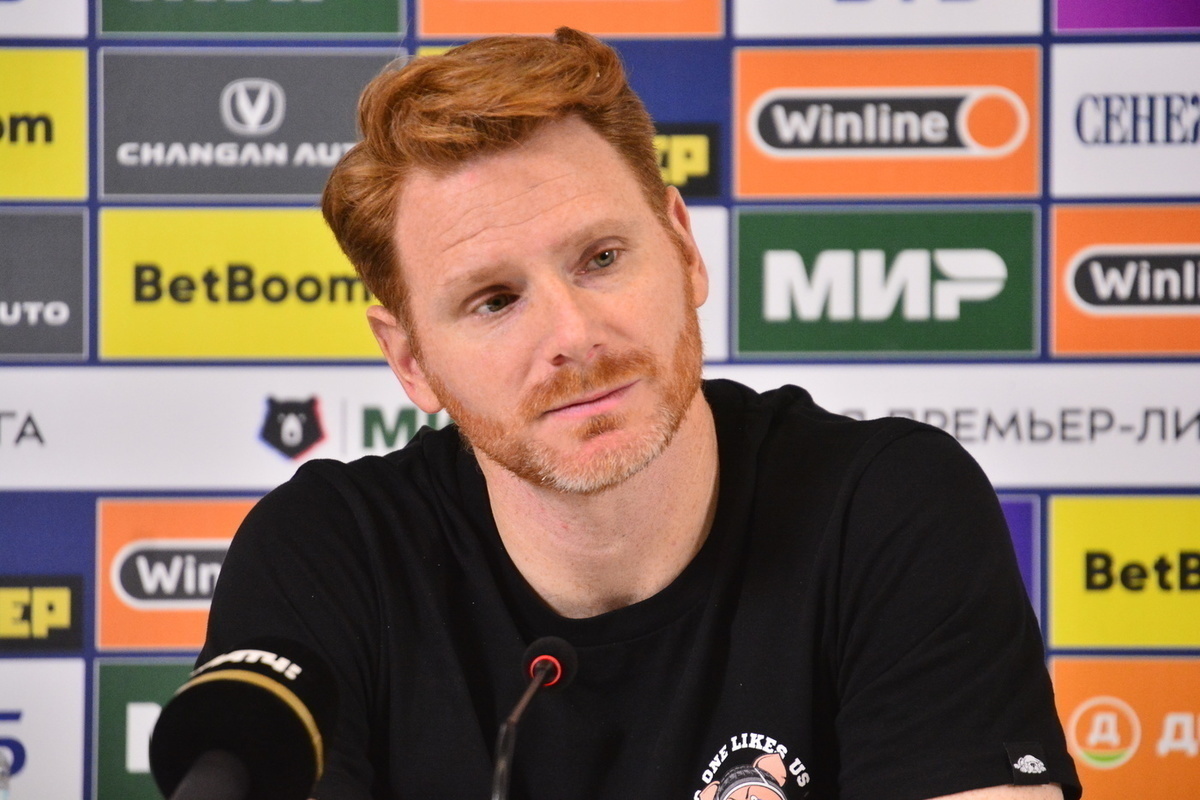 Абаскаль рассказал, что продолжает следить за чемпионатом России по футболу