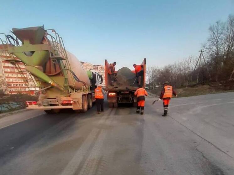 Во Врангеле произошло ЧП с фурой – на дорогу вылилось 20 тонн растительного масла