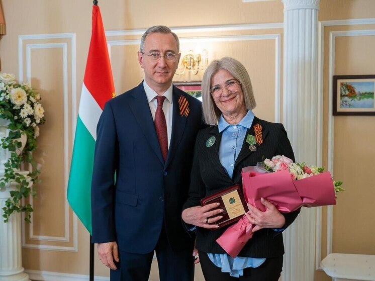 Калужский губернатор встретился за чаем с волонтёрами и вручил медали