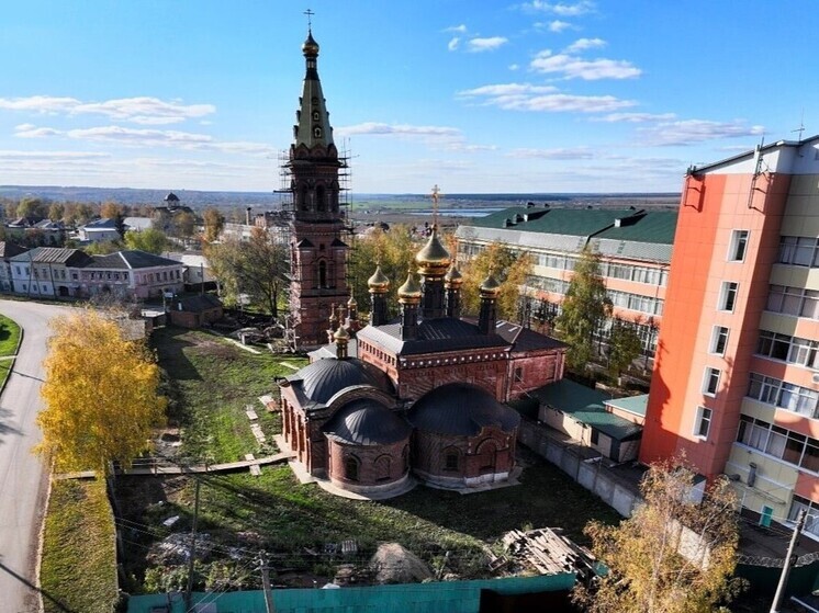 В Алатыре идет ремонт Казанской церкви