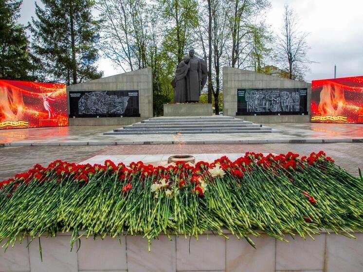 80 Вечных огней одновременно зажглись в рамках акции «Храним огонь Победы»