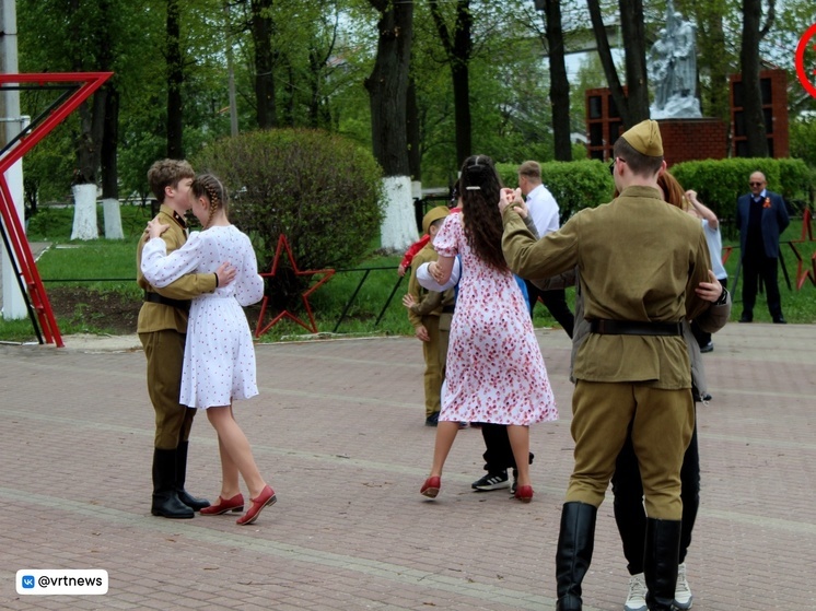 В Воротынске танцевали «Вальс Победы»