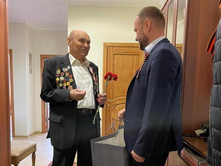 Компания «Хартия» поздравила ветеранов с праздником