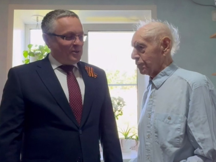 Калужский градоначальник спел с ветеранами