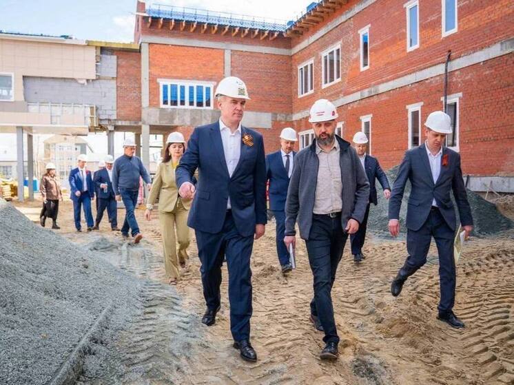 Руслан Кухарук оценил ход строительства ключевых объектов в Югорске