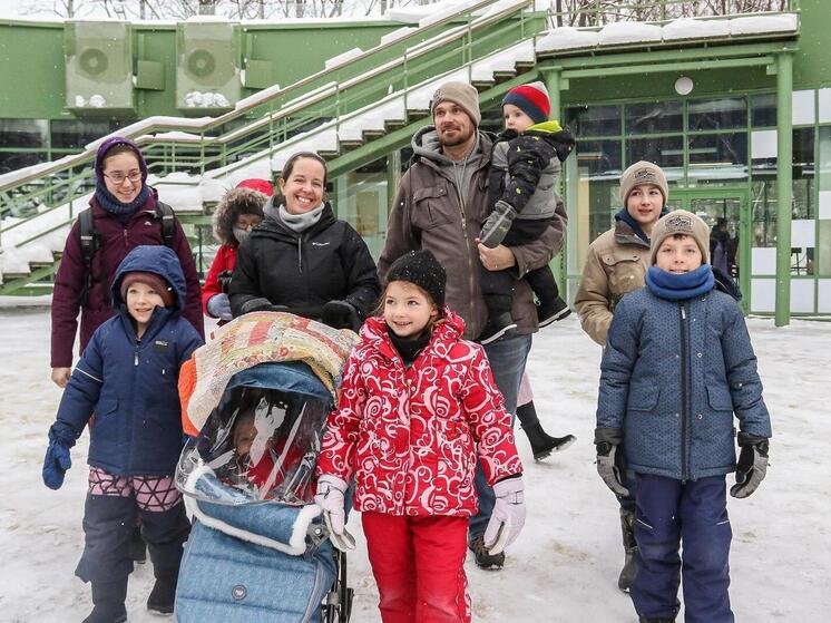 Многодетная семья канадцев пожаловалась на нижегородского врача