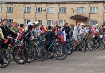 В преддверии 9 Мая в посёлке Акбулак состоялся традиционный велопробег, посвящённый празднованию Дня Победы