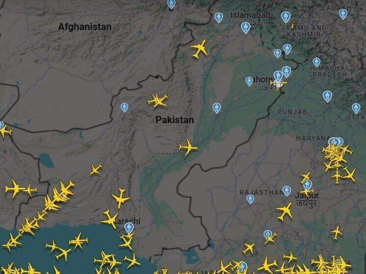 Пакистан закрыл свое воздушное пространство для всех рейсов на 48 часов