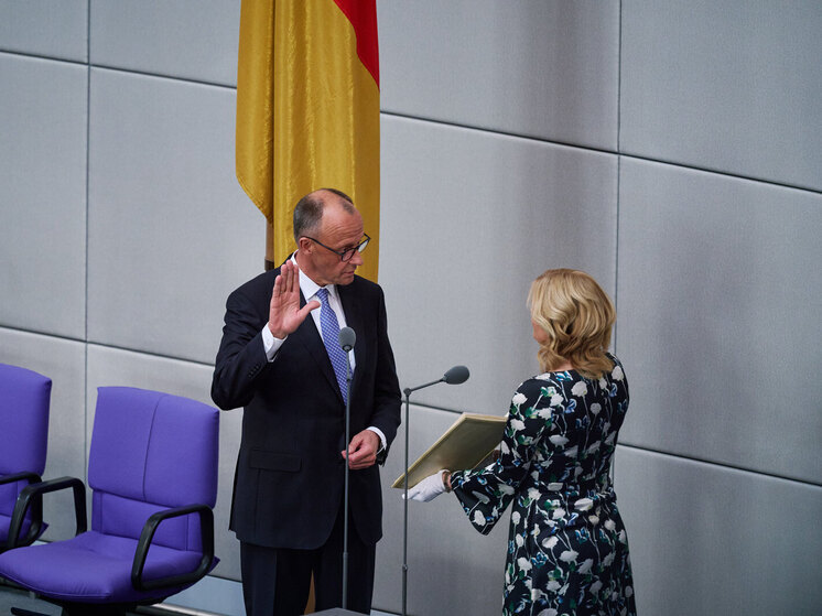 Мерц: нельзя игнорировать мнение десяти миллионов избирателей, поддерживающих АдГ