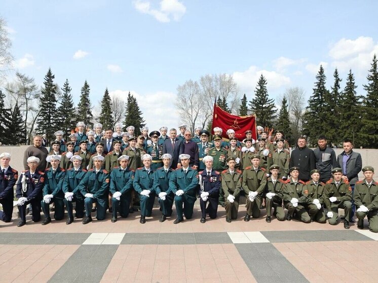 Губернатор Игорь Кобзев встретился с победителями регионального конкурса лучших часовых Поста № 1 «Памяти павших – достойны!»