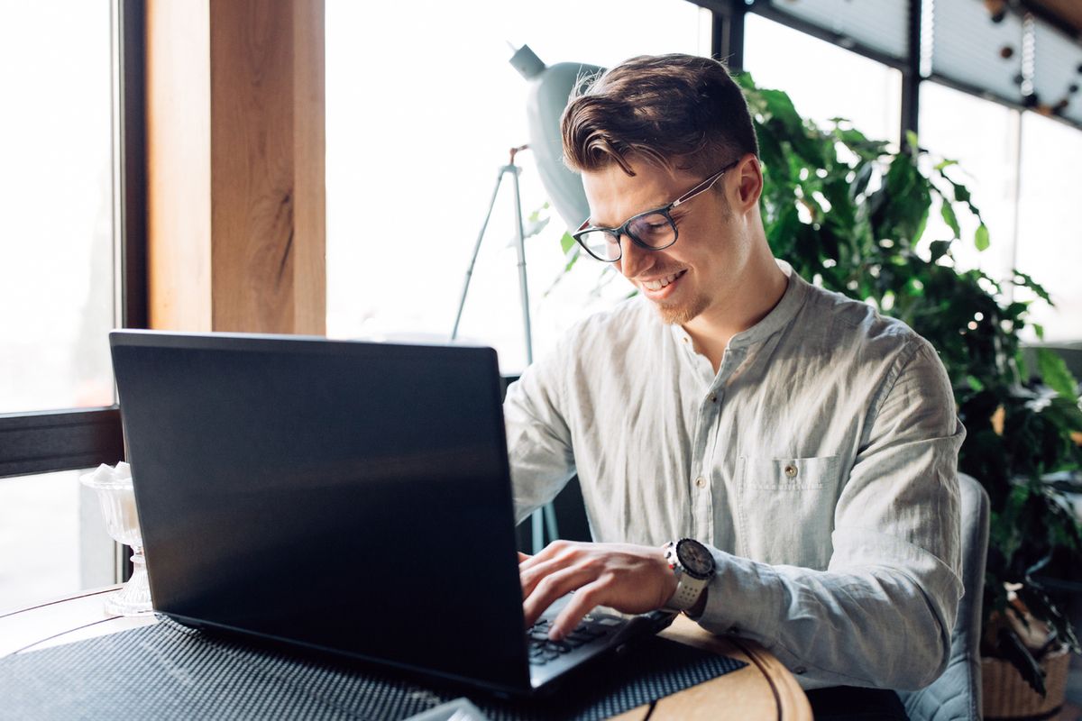 Windows сможет оповещать пользователей о подглядывающих в экран посторонних