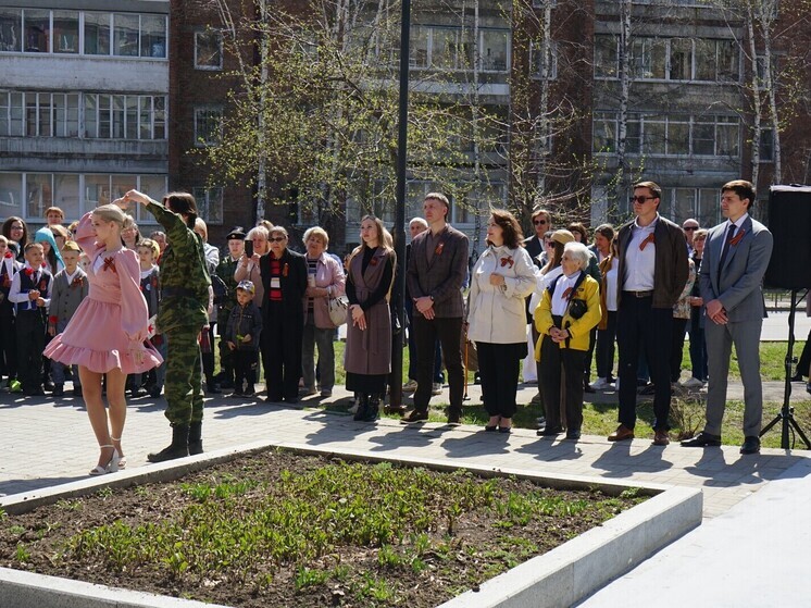 В митинге у мемориала работникам кирпичного завода приняли участие депутаты думы Иркутска
