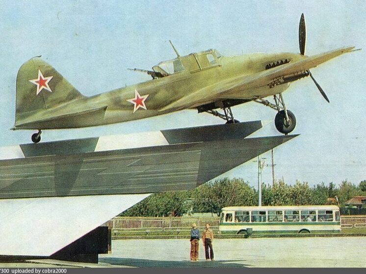 В Самаре исполнилось 50 лет памятнику легендарному штурмовику ИЛ-2