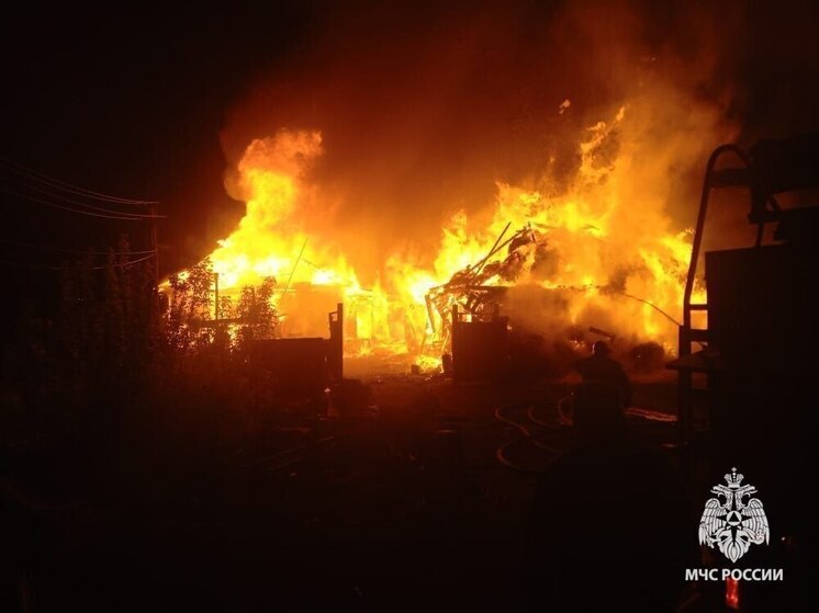 30-летний житель Башкирии спас родителей и бабушку при пожаре