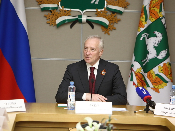 Мазур провел встречу с врачами перед юбилейным рейсом «Плавучей поликлиники»