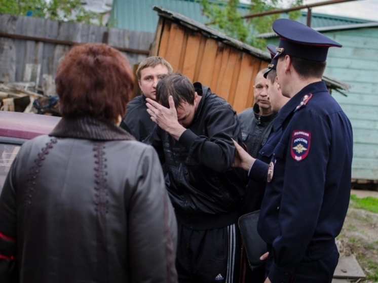 Двое 19-летних пензенцев обокрали соседку, похитив имущество на 30 тысяч рублей