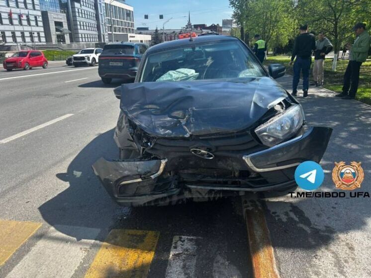 Водитель иномарки пострадал в ДТП с легковушкой в Уфе