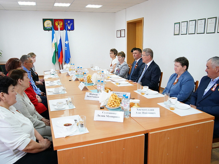 Радий Хабиров встретился с семьями погибших участников СВО из Чекмагушевского района