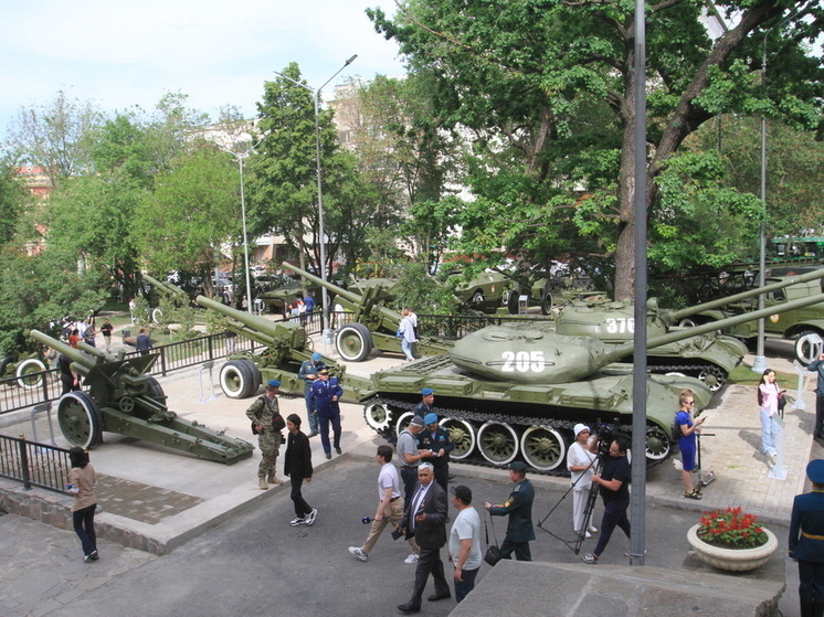 В Алматы открылся музей, в котором представлена боевая техника времен Великой Отечественной и послевоенного периода