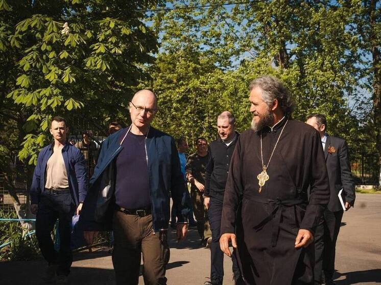 Кириенко посетил целебные источники Терпенья и воскресную школу на Мелитопольщине